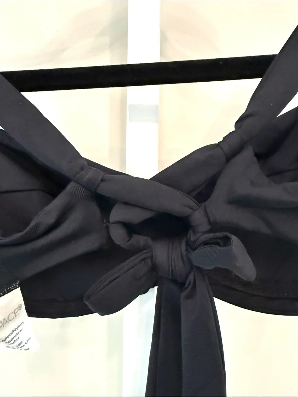 L*Space Camellia Black Underwire Bikini Top Supportive Adjustable  Strap NWT XS